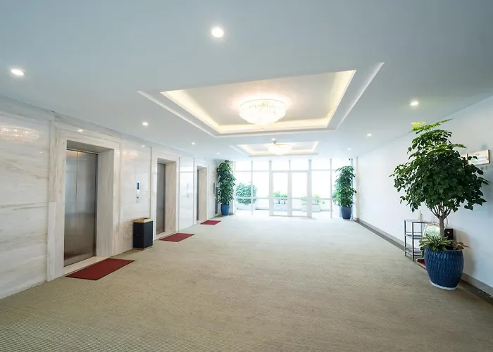 Hotel Huong Bien *